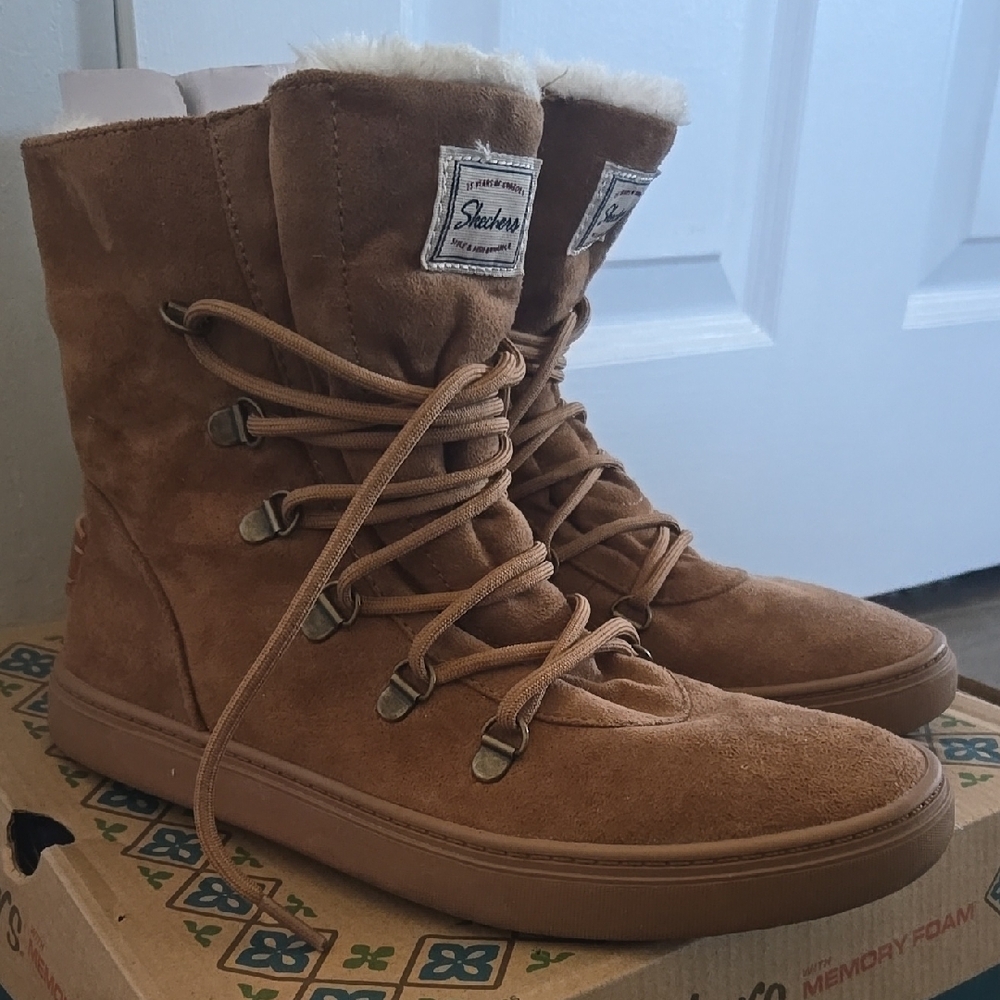 Skechers Tan Winter Boots with High-Top Design and Lace-Up Closure